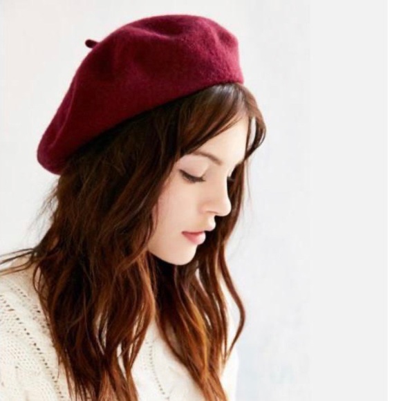 Accessories - NWT Burgundy French Classic Beret
